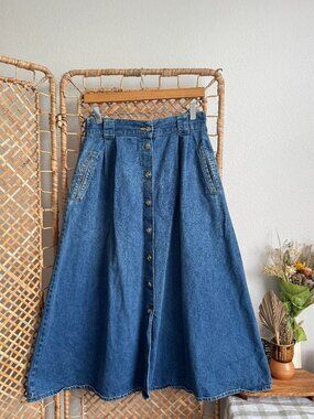 Vintage Pleated Denim Buttoned Maxi Skirt 27-30W